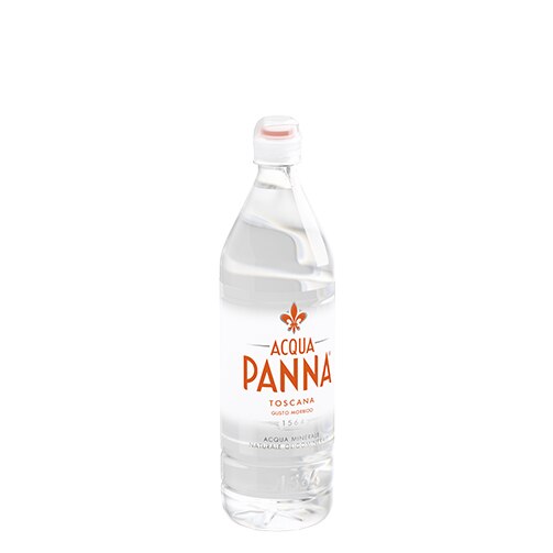 Acqua panna Bottiglia di plastica 75 cl e ragazza che scatta un selfie Animazione