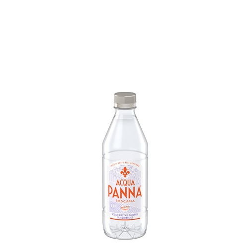 Acqua Panna bottiglia di plastica 50 cl senza sfondo prospettiva