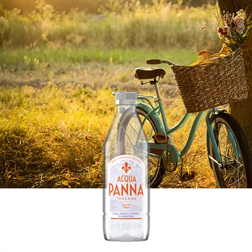 Acqua Panna bottiglia di plastica 50 cl senza sfondo prospettiva
