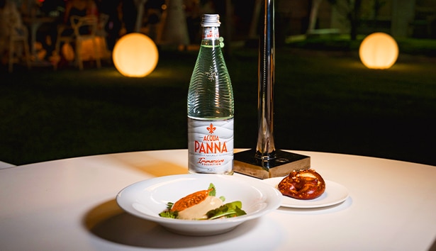 Bottiglia in vetro di design Dual Immersive Collection Acqua Panna