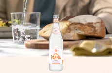 acqua panna 75 cl glass bottle thumb